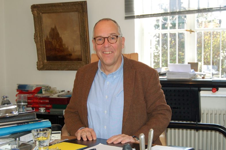 Cornel Lindemann-Berk in seinem Büro im Gut Neu-Hemmerich