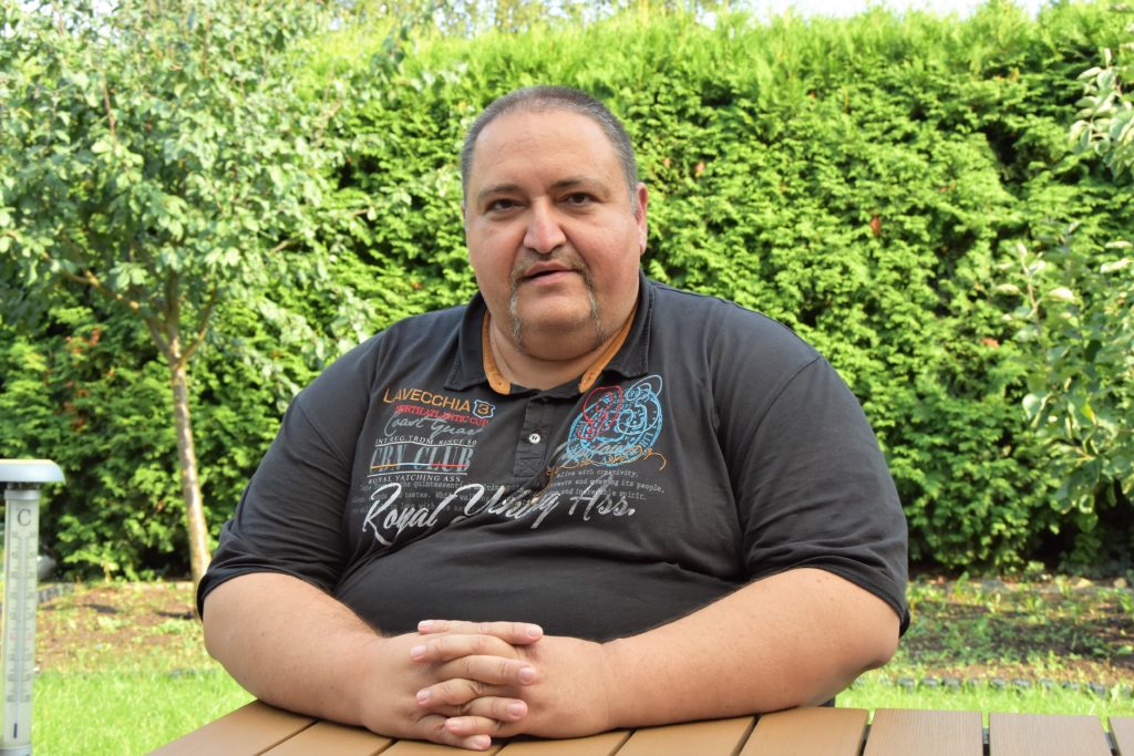 Tevfik Çelikkan am 28. 8. 17 in seinem Garten in Frechen