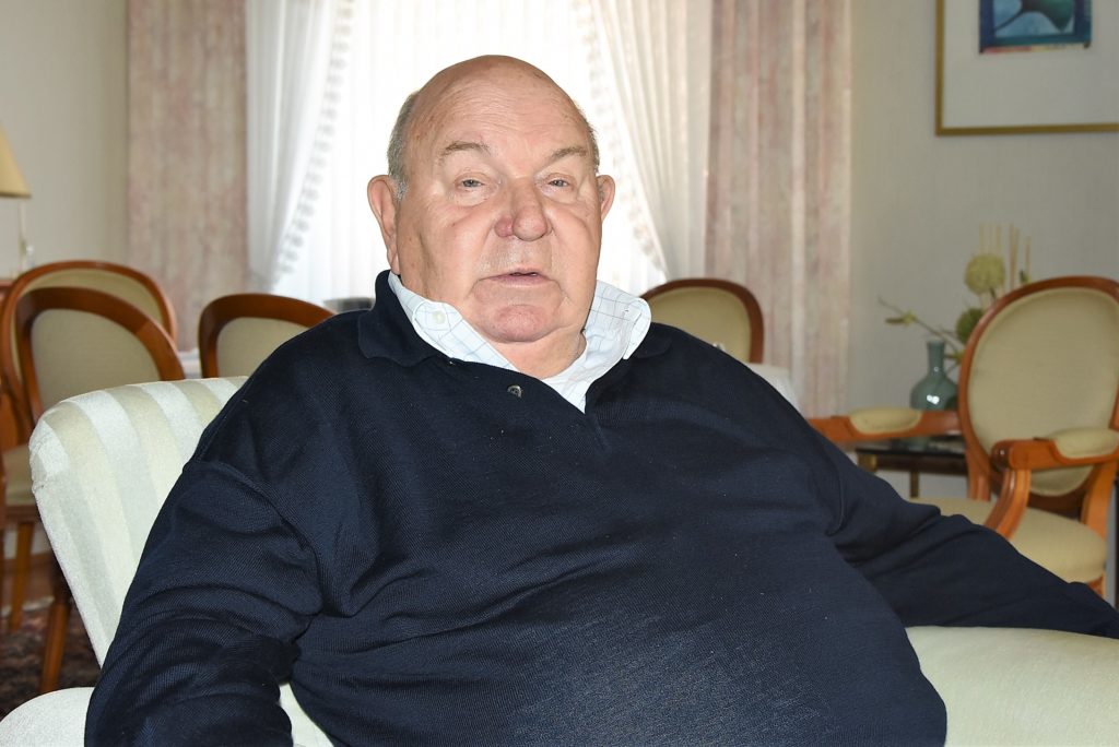 Hans-Willi Meier, Bürgermeister a.D. in seinem Haus in Frechen-Hücheln