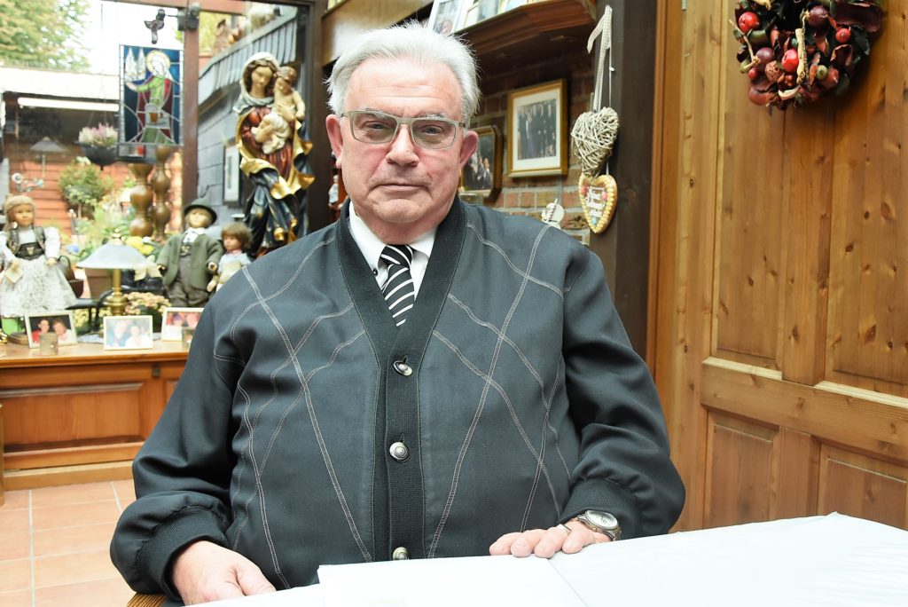 Horst Winkelhag in seinem Haus in Frechen