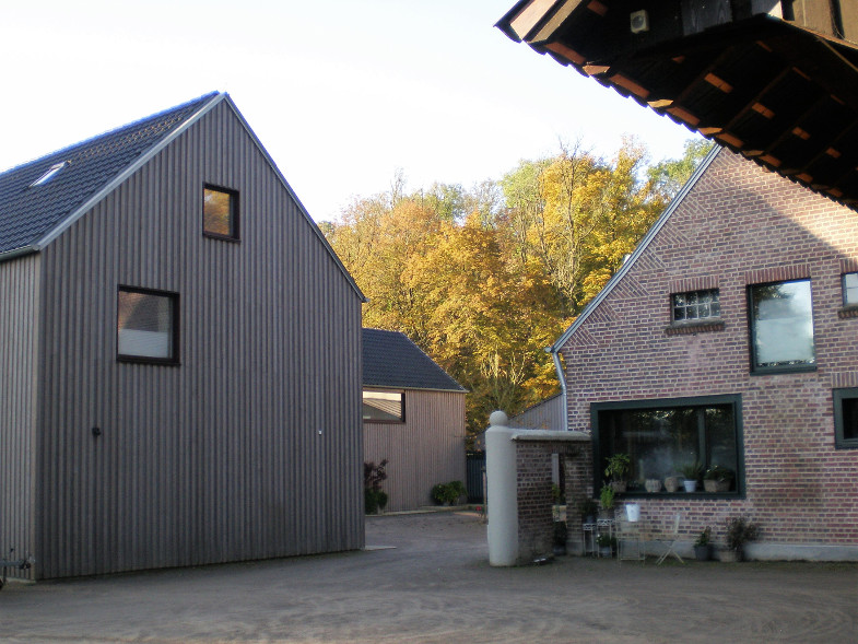 Bachem-Führer: Feldhof (Mühle) westlich der Bachemer Burg, erreichbar über die Schloßstraße Ecke Berrenrather Straße.