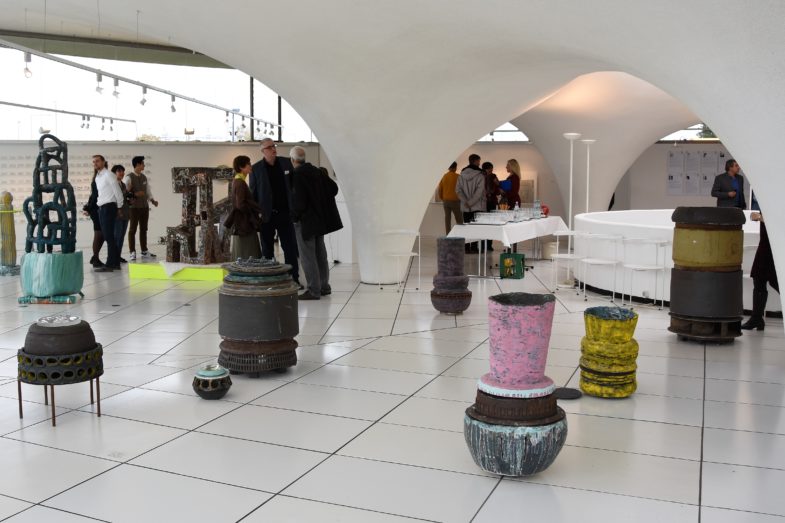 Exponate von Sarah Bartmann im Keramion in der Ausstellung zum Keramikpreis 2018