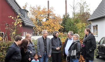 Anwohnr der Brikettfabrik Wachtberg in Frechen Benzelrath trafen sich im November wegen der Staubniederschläge