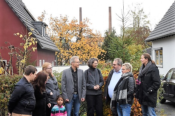 Anwohnr der Brikettfabrik Wachtberg in Frechen Benzelrath trafen sich im November wegen der Staubniederschläge