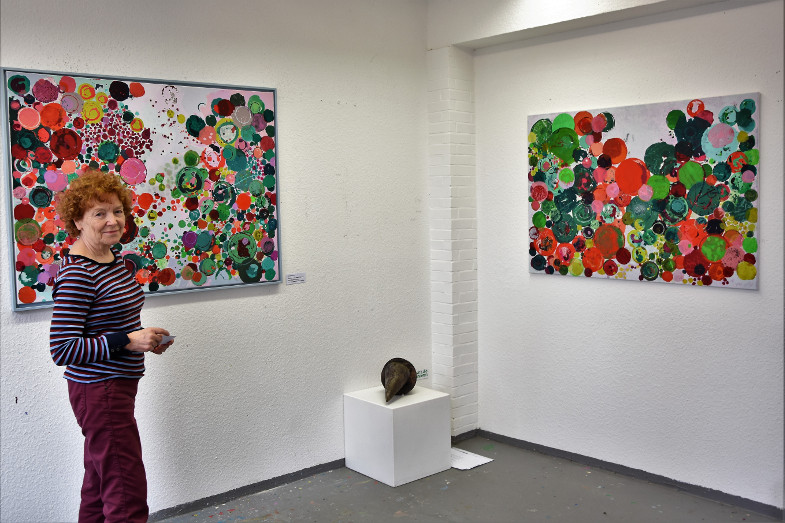 Angelika Kissing in ihrem Atelier im Kunstzentrum Signalwerk