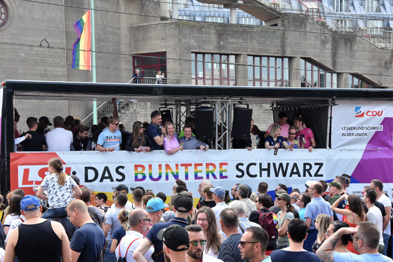Bürgermeisterin von Frechen beim CSD in Köln
