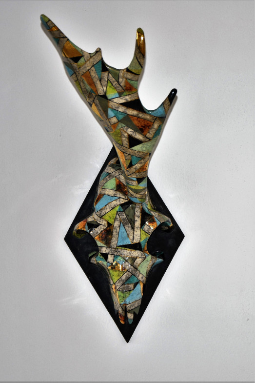 Ausstellung Stillleben im Keramion: Judith Püschel, Hirsch "Berliner Blut"