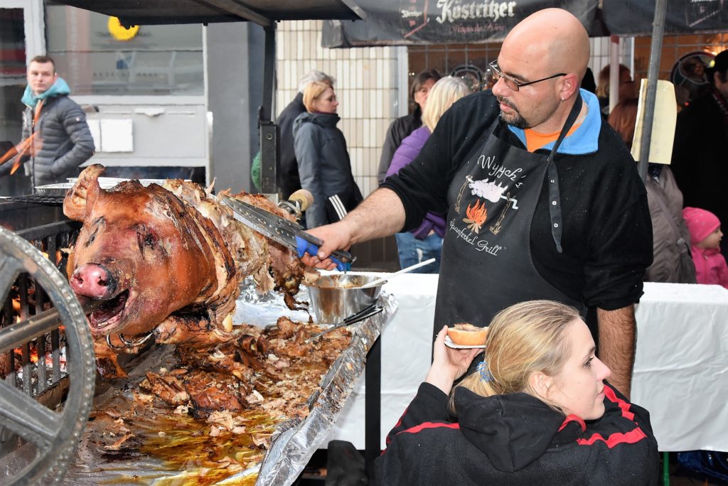 Spanferkel-Grill, Foto: Frechenschau.de