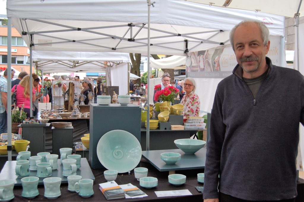 Fritz Roßmann auf dem 42. Frechener Töpfermarkt